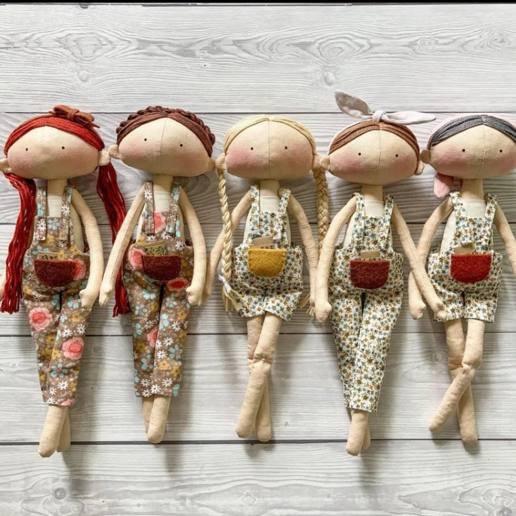 عروسک هنری